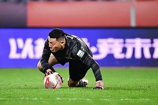 Quốc cước Li - băng từng đá bóng dã ngoại mỗi tuần ở Bắc Kinh, có kinh nghiệm huấn luyện thử ở Trùng Khánh, Cửu Ngưu
